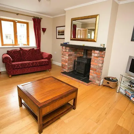 Terraced Houses Courtyard Garlow Cross Eir04048 Iyb * Navan
